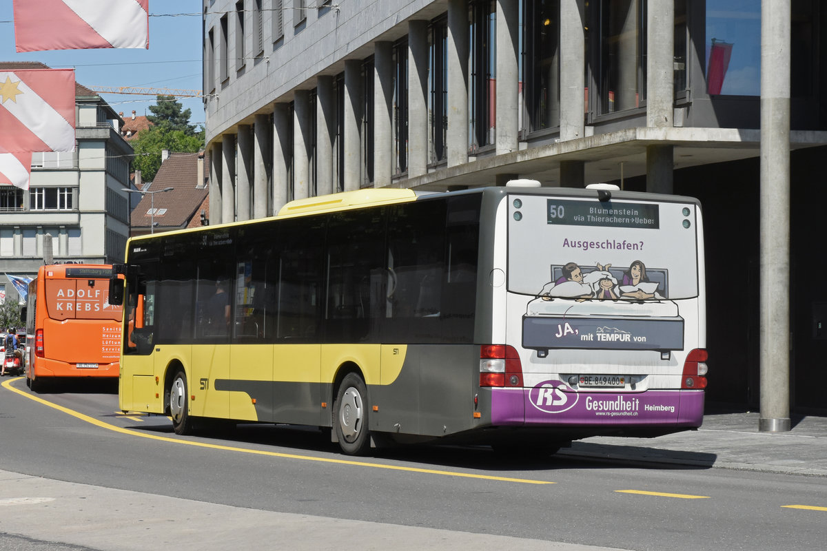 MAN Lions City 400, auf der Linie 50, verlässt den Bahnhofplatz in Thun. Die Aufnahme stammt vom 30.07.2018.