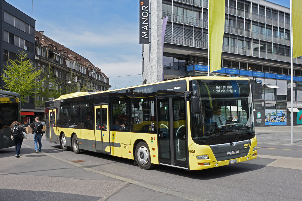 MAN Lions City 605 fährt als Dienstfahrt, anschliessend auf der Linie 31, zur Haltestelle beim Bahnhof Thun. Die Aufnahme stammt vom 21.04.2022.