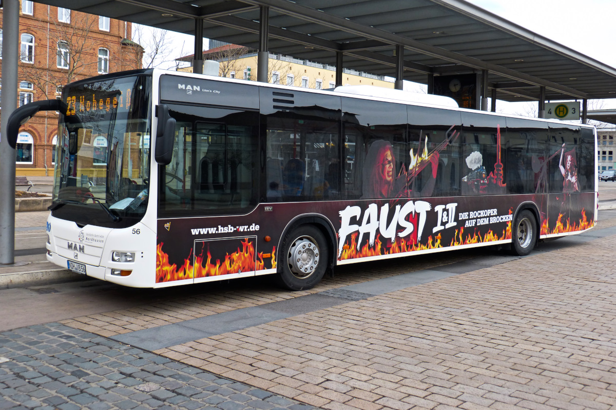 MAN Lions City als Linienbus von Nordhausen nach Hohegeiß mit passender Werbung für den Aufenthalt im Harz. Bahnhofsvorplatz Nordhausen 28.03.2016
