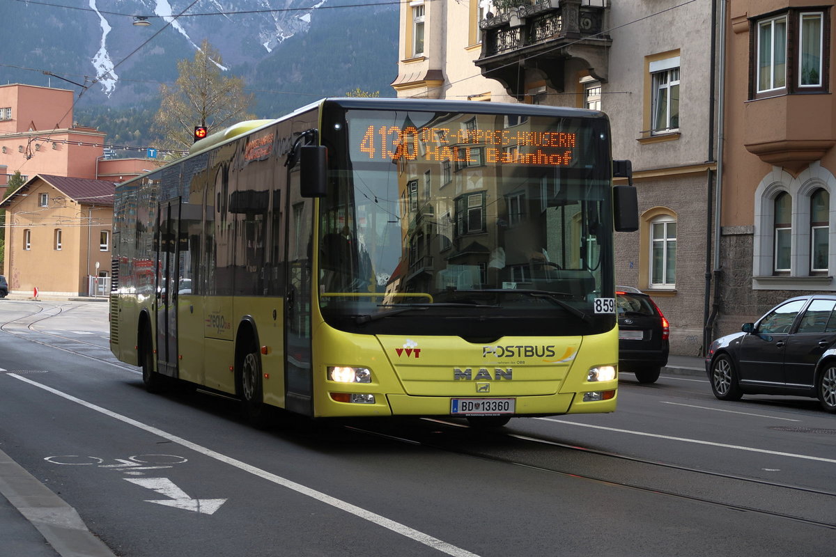 MAN Lions City BD-13360 von Postbus als Linie 4130 in der Amraser Straße in Innsbruck. Aufgenommen 12.4.2018.