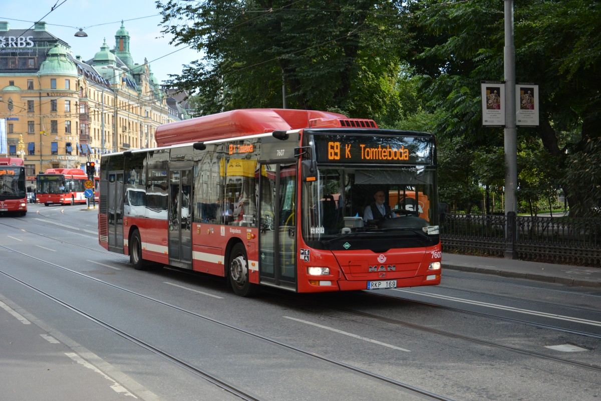 MAN Lion's City CNG mit dem Kennzeichen RKP 169 auf der Linie 69K in Stockholm am 16.09.2014 unterwegs.