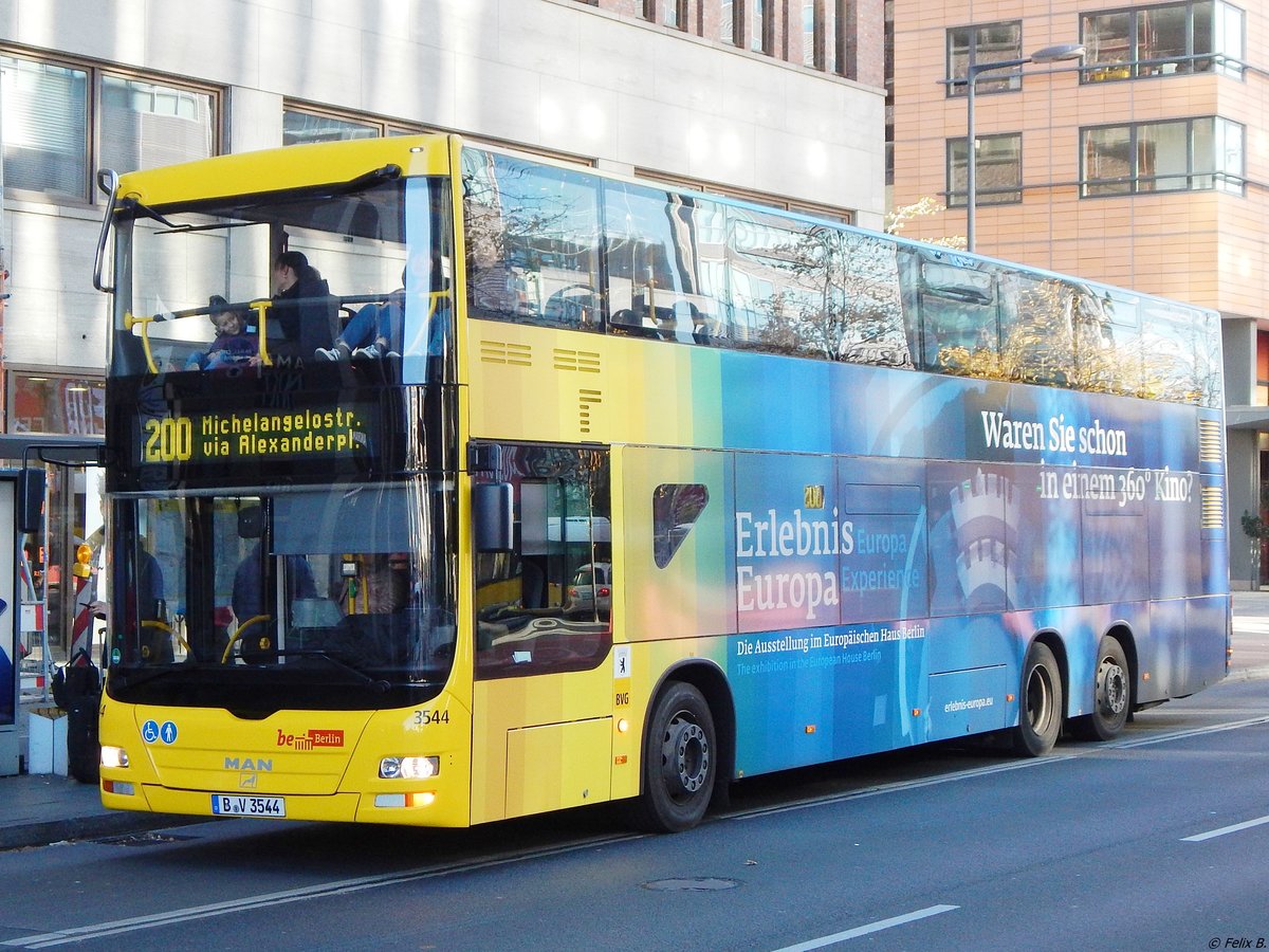 MAN Lion's City DD der BVG in Berlin am 31.10.2018