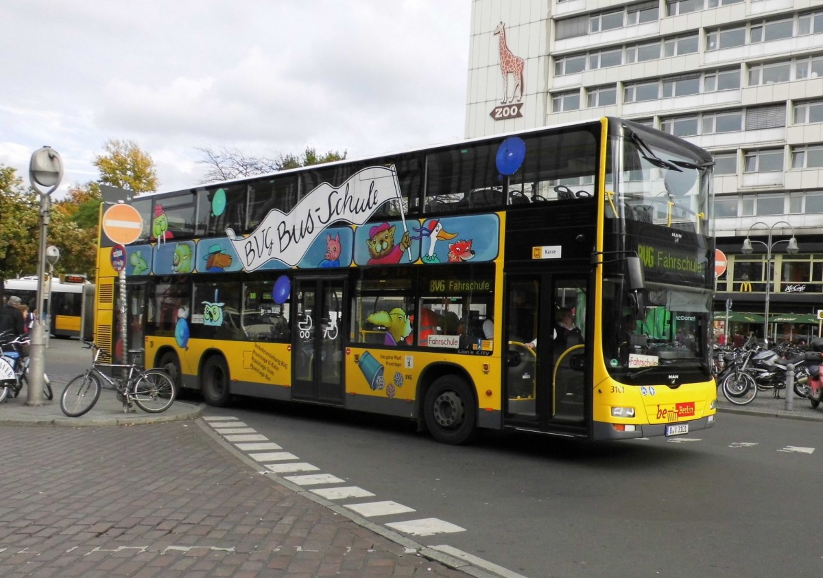 MAN Lions City DD Wg.3101 Fahrschulwagen am S+U Zoo, 21.10.14