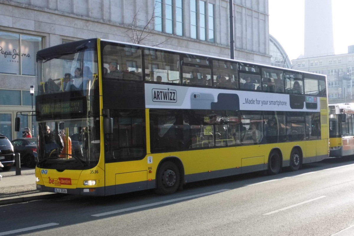 MAN Lions City DD Wg.3536 auf´m 200er am S+U Alex/Memhardstr., 14.2.15