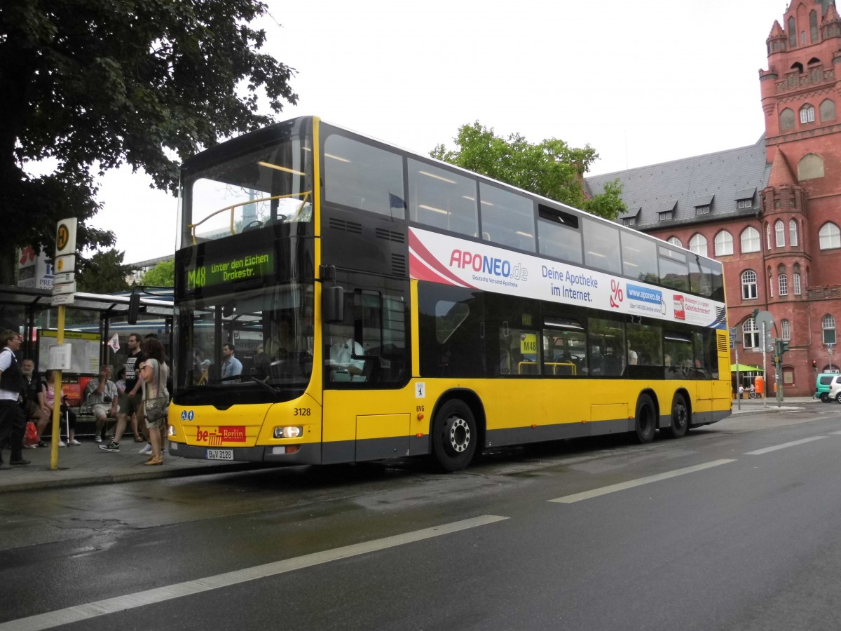 MAN Lions City DL Wg.3128 auf Linie M48 (mit besonderem Ziel) am S+U Rathaus Steglitz, 13.6.15