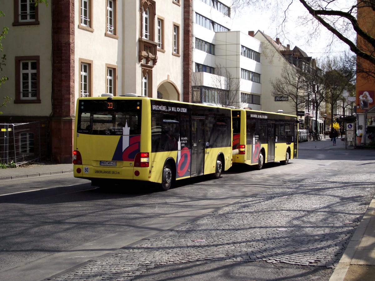 MAN Lions City Göppel Maxi Train auf der Linie 33 am 26.03.14 in Hanau 