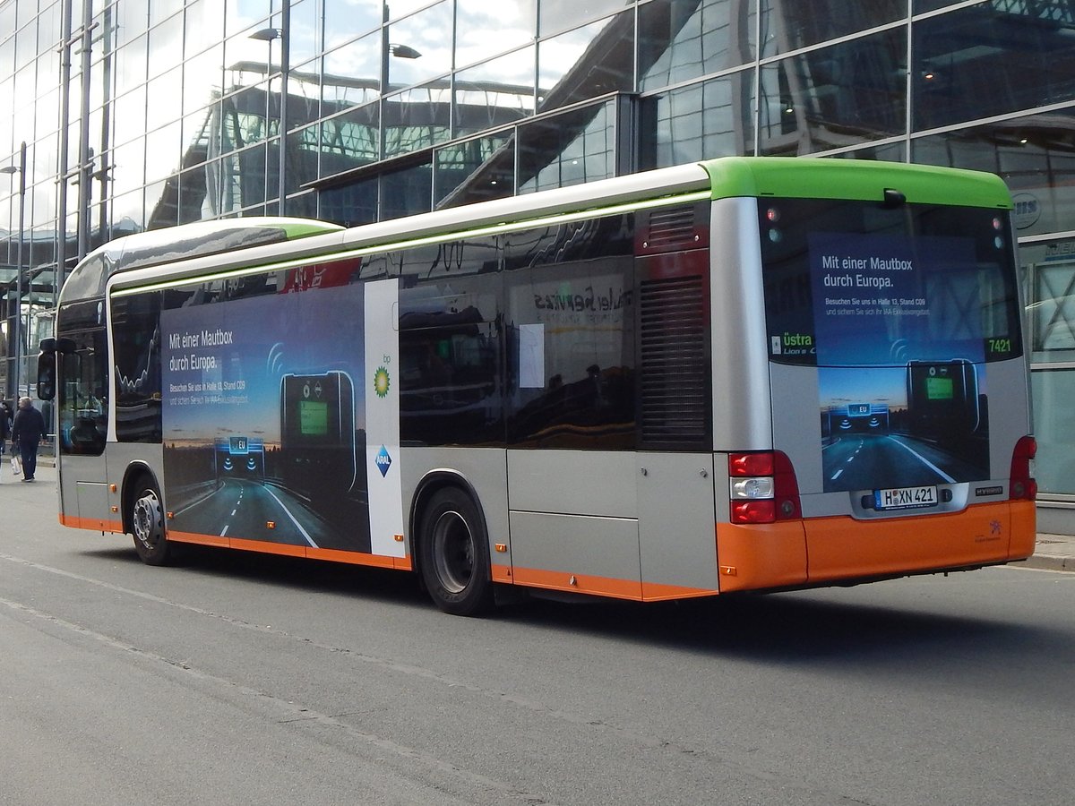 MAN Lion's City Hybrid der ÜSTRA in Hannover auf der IAA am 24.09.2018