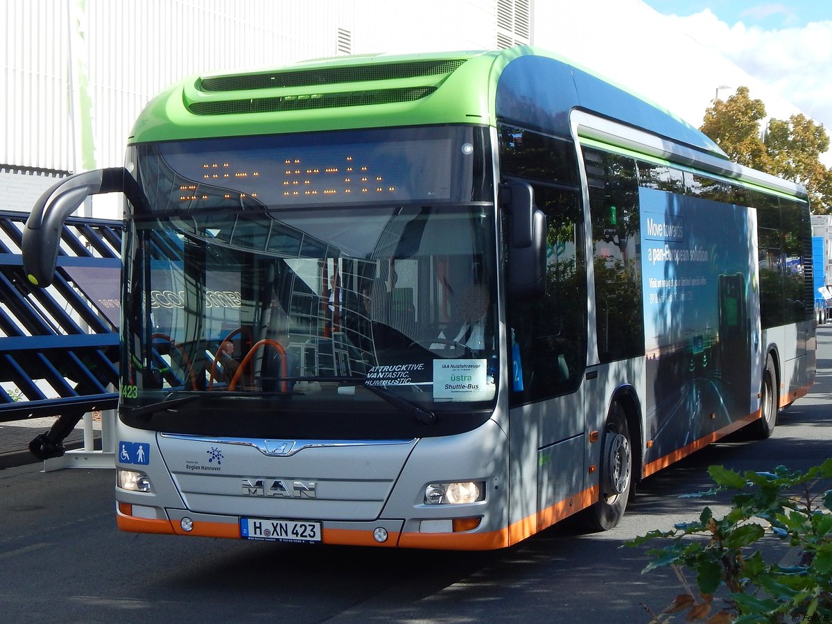 MAN Lion's City Hybrid der ÜSTRA in Hannover auf der IAA am 24.09.2018