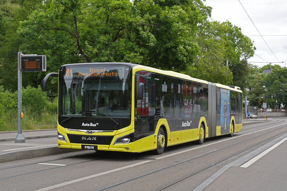 MAN Lions City Hybridbus 78, der AAGL, auf der Linie 81, durchf�hrt am 11.05.2026 die Haltestelle St. Alban Tor Richtung Endstation am Aeschenplatz. Aufnahme Basel.