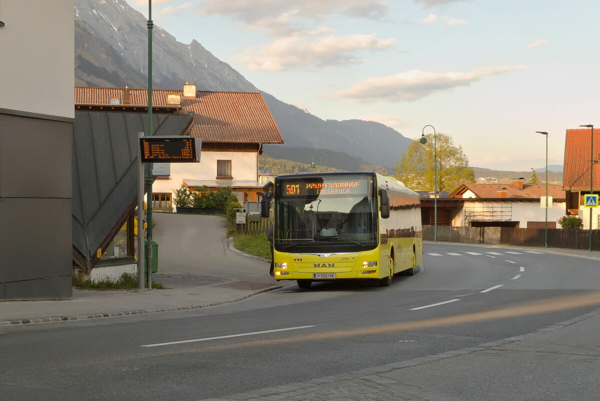 MAN Lion's City von Innbus Regionalverkehr/Innsbrucker Verkehrsbetriebe (Bus Nr. 203) als Linie 501 an der Haltestelle Rum Ost. Aufgenommen 20.4.2022.