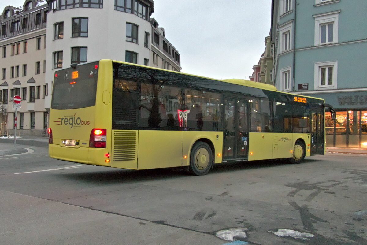 MAN Lion's City der Innsbrucker Verkehrsbetriebe als Linie 505 in Innsbruck, Leopoldstraße. Aufgenommen 26.1.2023.