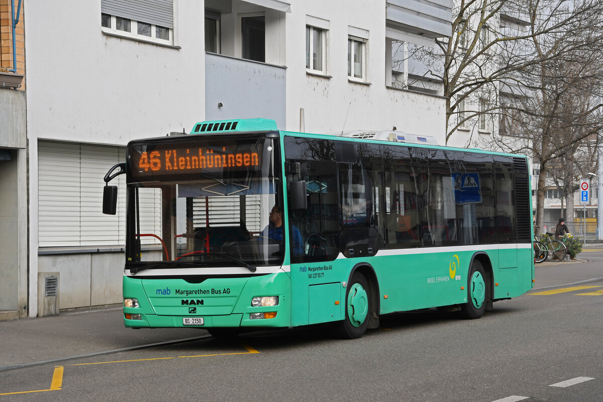 MAN Lions City der MAB, auf der Linie 46, bedient am 04.03.2023 die provisorische Haltestelle in Kleinhüningen.