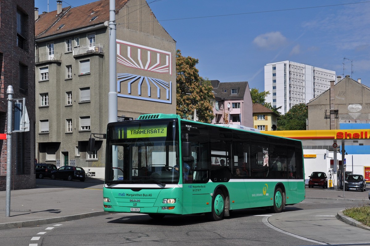MAN Lions City von Margarethen Bus AG auf der Line 11 fährt zur provisorischen Haltestelle Bahnhof St. Johann. Die Aufnahme stammt vom 07.09.2014.