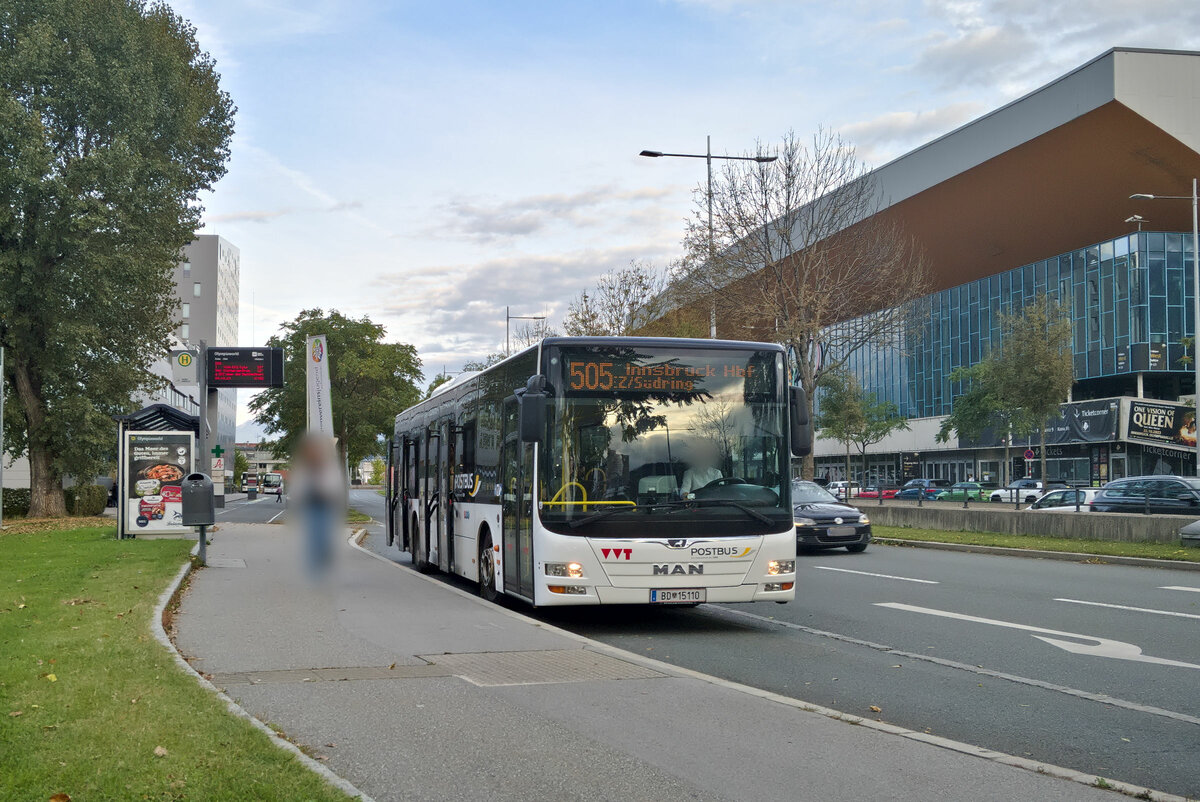 MAN Lion's City von Postbus (BD-15110) als Linie 505 an der Haltestelle Innsbruck Olympiaworld. Aufgenommen 4.10.2023.