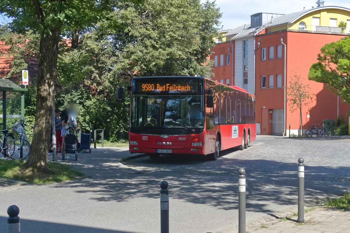 MAN Lion's City von Regionalverkehr Oberbayern (M-RV 2624) als Linie 9580 in Bad Aibling Bahnhof. Aufgenommen 14.7.2022.