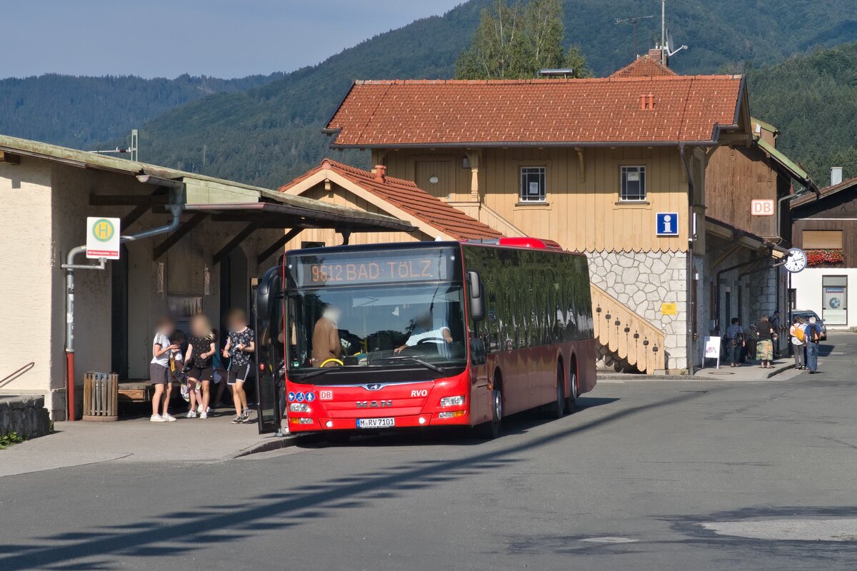 MAN Lion's City von Regionalverkehr Oberbayern (M-RV 7101) als Linie 9612 am Bhf. Kochel am See. Aufgenommen 30.8.2022.