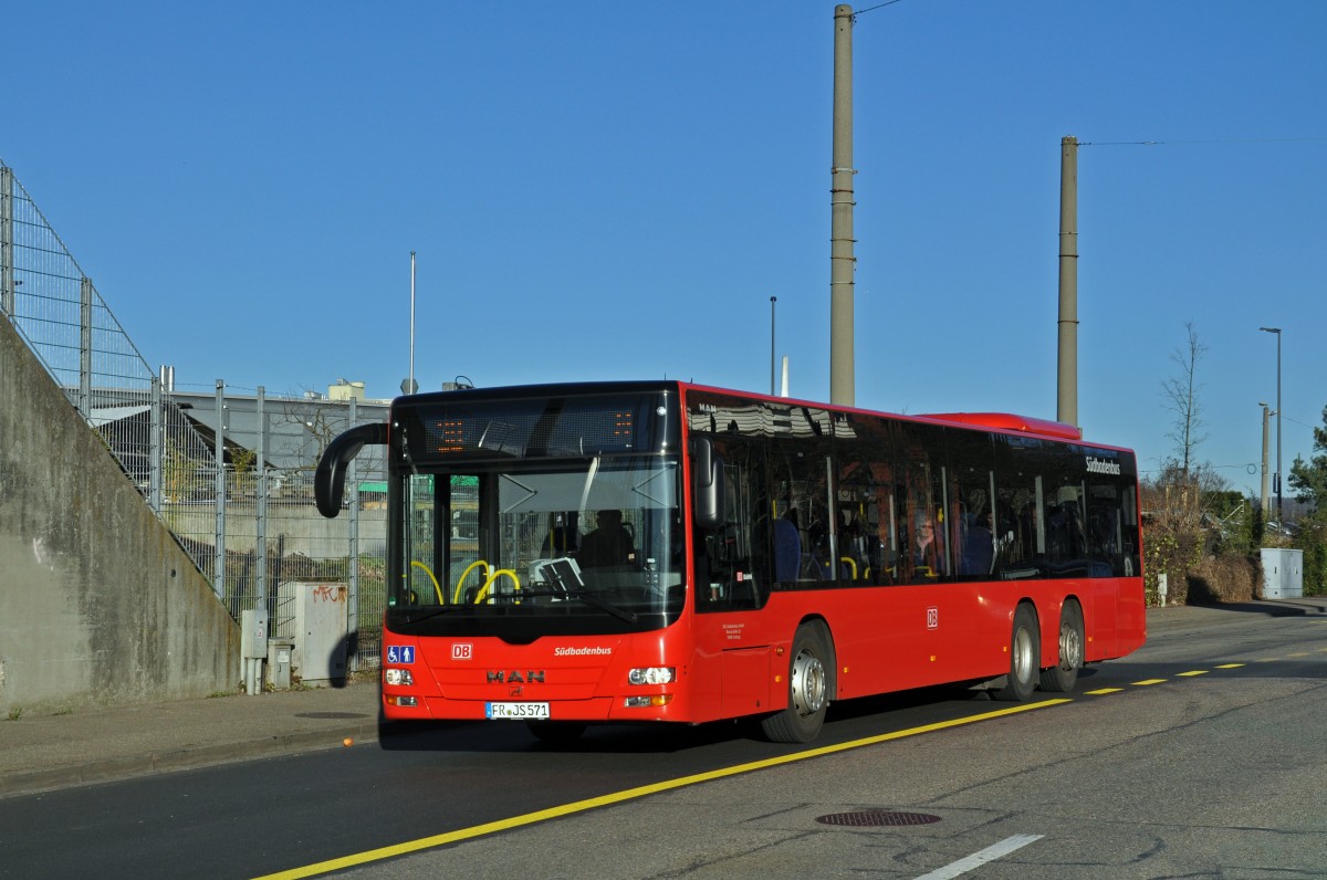 MAN Lions City von Südbaden Bus auf der Linie 38 fährt zur Haltestelle Tinguely Museum. Die Aufnahme stammt vom 13.01.2015.