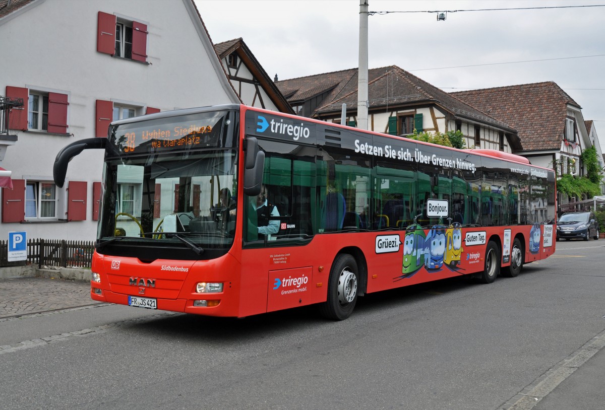MAN Lions City von Südbadenbus auf der Linie 38 verlässt die Endhaltestelle in Allschwil. Die Aufnahme stammt vom 10.06.2015.