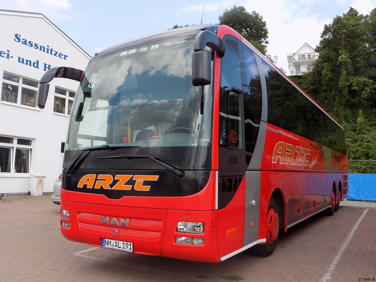 MAN Lion's Coach von Arzt aus Deutschland im Stadthafen Sassnitz am 06.08.2014