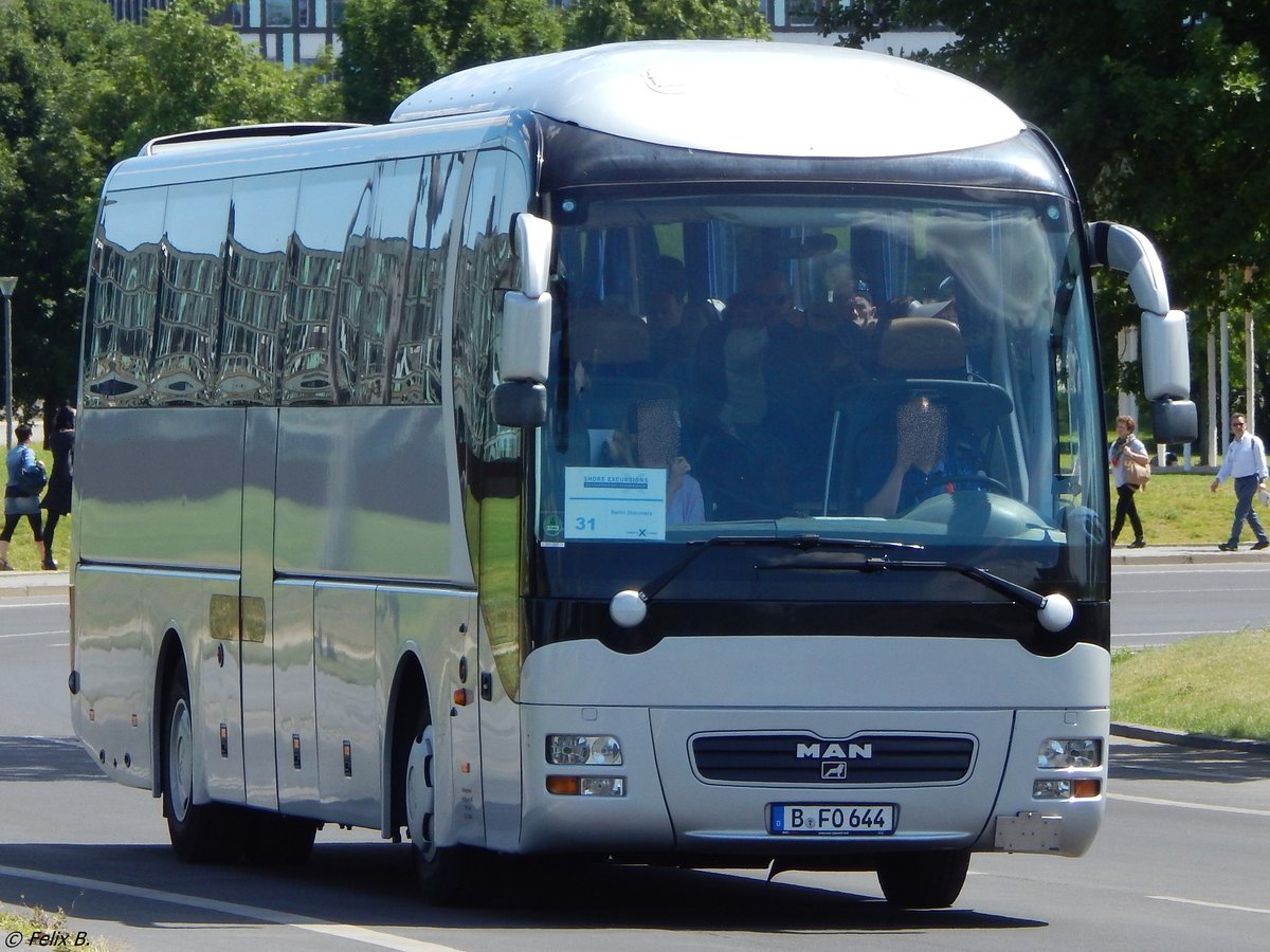 MAN Lion's Coach der Fahrschule Orange aus Deutschland in Berlin am 11.06.2016