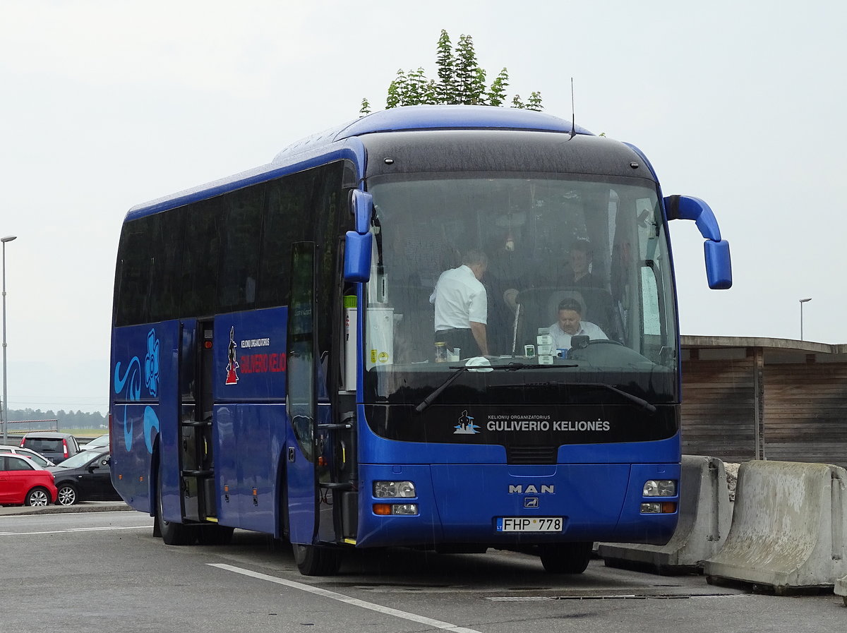 MAN Lion's Coach, Gulieverio Keliones, aire de repos de Bavois

Plus de photos sur : https://www.facebook.com/AutocarsenSuisse/ 