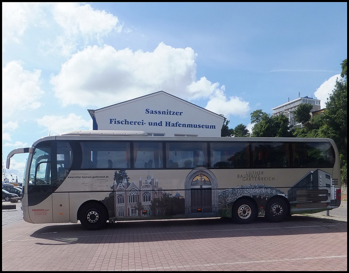 MAN Lion's Coach von Heinrich-Reisen aus Deutschland im Stadthafen Sassnitz am 24.08.2013