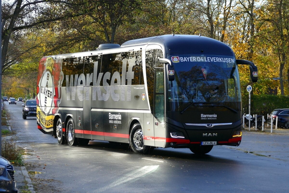 MAN Lion's Coach L - Mannschaftsbus 'Bayer Leverkusen', Berlin im November 2021. (Teambus)