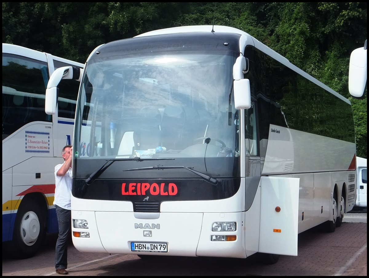 MAN Lion's Coach von Leipold aus Deutschland im Stadthafen Sassnitz am 17.08.2013