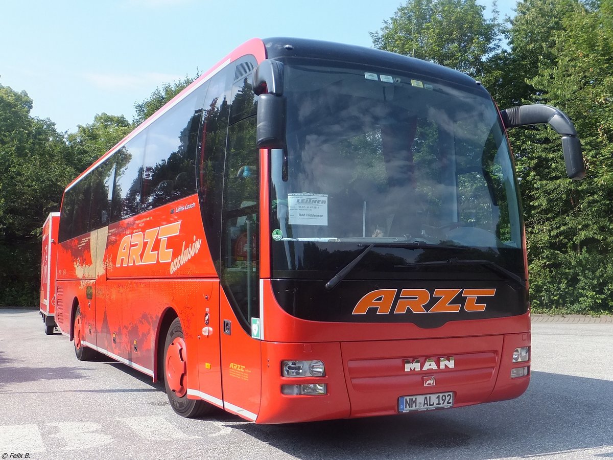 MAN Lion's Coach mit Radanhänger von Arzt aus Deutschland in Bergen am 07.07.2014