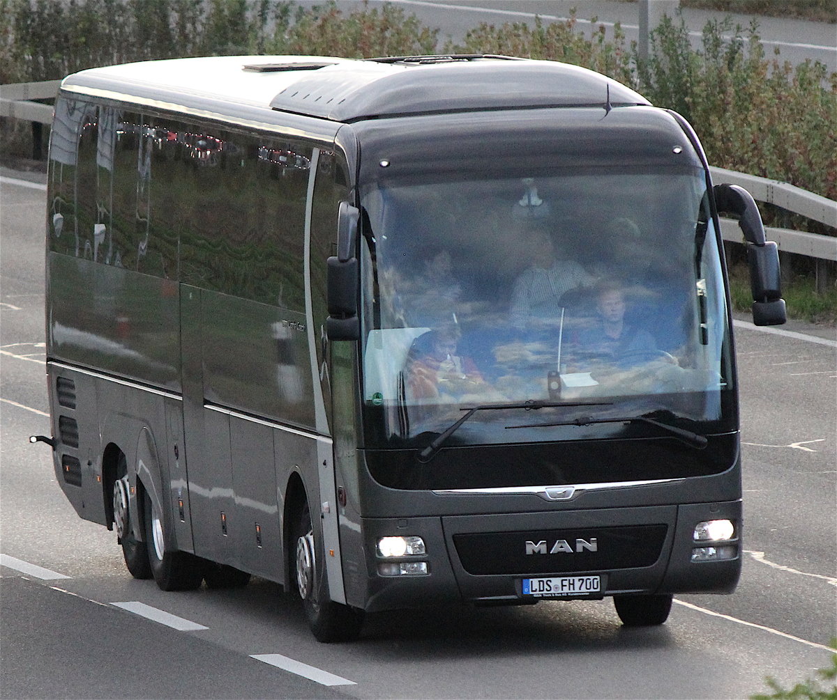 MAN Lion's Coach, près de Berne octobre 2016 

Plus de photos sur : https://www.facebook.com/AutocarsenSuisse/