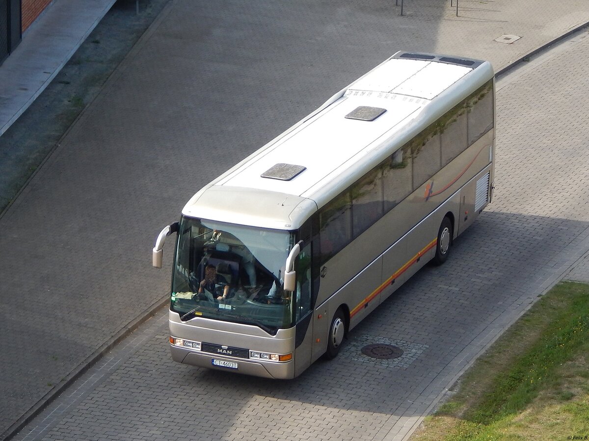 MAN Lion's Coach von Przewóz Osób  Ontour  Kamil Grzybowski aus Polen im Stadthafen Sassnitz am 07.09.2019