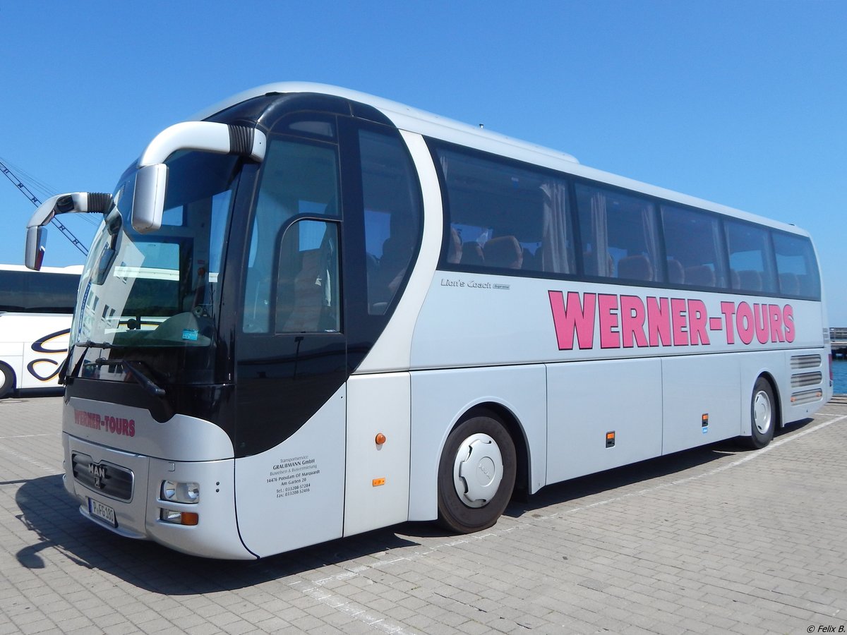 MAN Lion's Coach Supreme von Graubmann aus Deutschland im Stadthafen Sassnitz am 07.07.2015