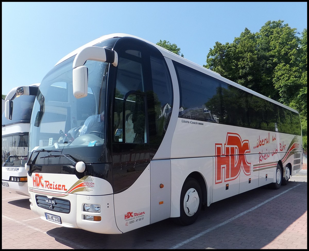 MAN Lion's Coach Supreme von HDC-Reisen aus Deutschland im Stadthafen Sassnitz am 08.06.2013