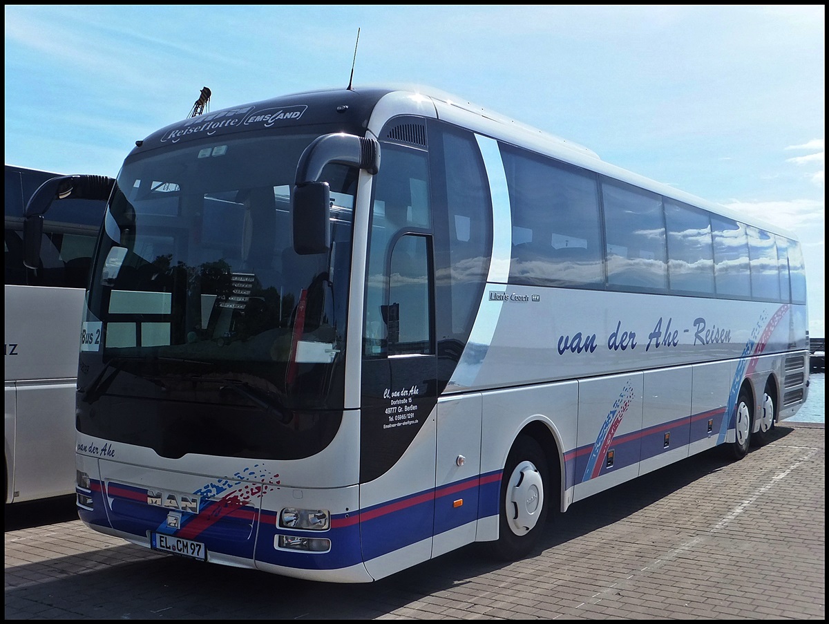 MAN Lion's Coach von Van der Ahe Reisen aus Deutschland im Stadthafen Sassnitz am 24.08.2014