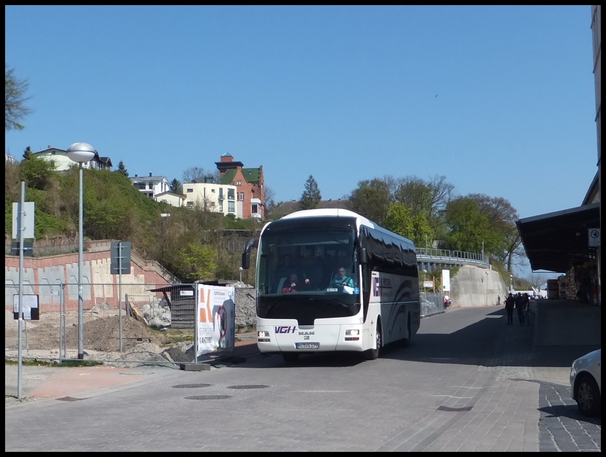 MAN Lion's Coach von VGH-Reisen aus Deutschland im Stadthafen Sassnitz am 27.04.2014