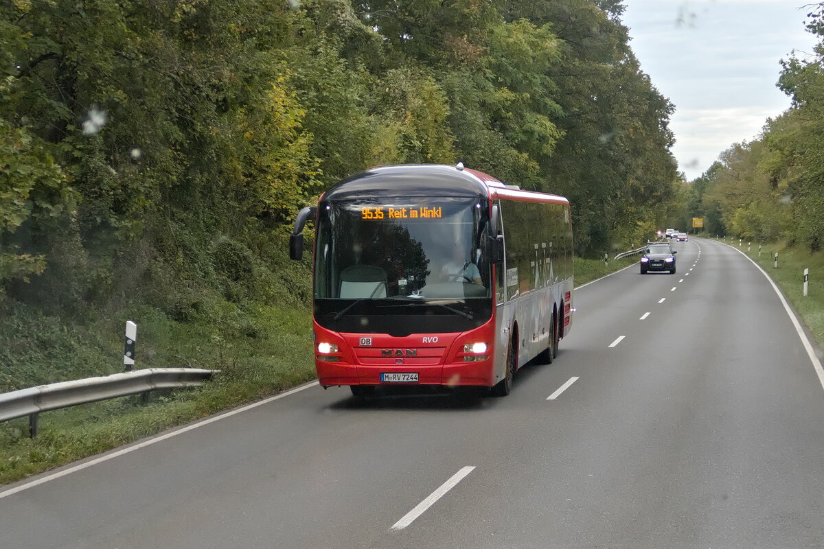 MAN Lion's Regio von DB Regionalverkehr Oberbayern (M-RV7244) als Linie 9535 in Bad Reichenhall/Weißbach, auf der B 21. Aufgenommen 19.10.2023.
