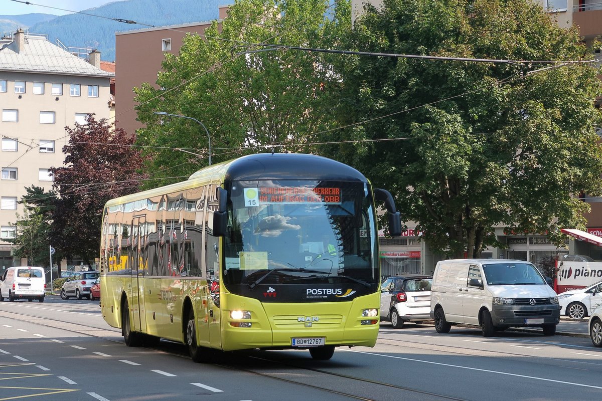 MAN Lion's Regio von Postbus BD-12767 als Schienenersatzverkehr für die Brennerbahn in Innsbruck, Amraser Straße. Aufgenommen 17.8.2018.