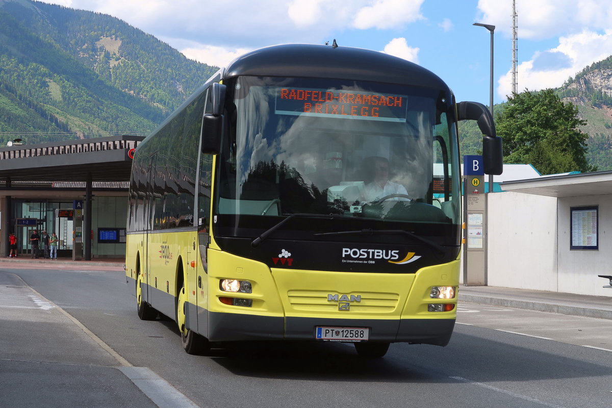 MAN Lion's Regio von Postbus PT-12588 als Linie 4070 am Bahnhof Brixlegg. Aufgenommen 11.5.2018.