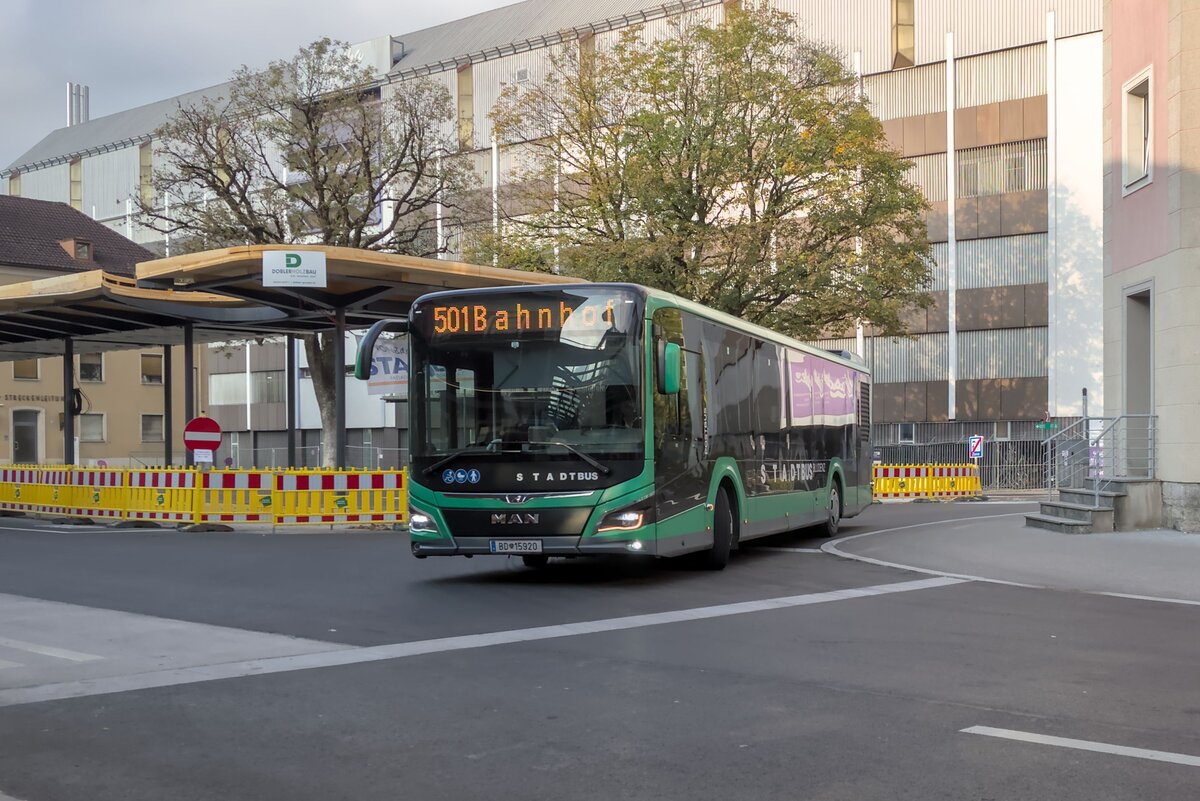 MAN New Lions City von Postbus (BD-15920) als Linie 501 am Bhf. Bludenz. Aufgenommen 15.10.2025.