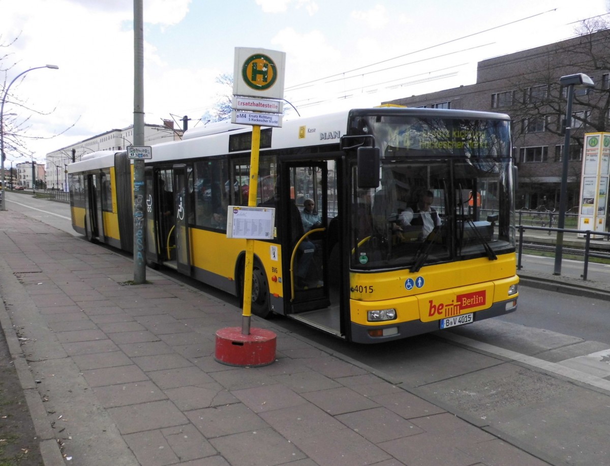 MAN NG 313 Wg.4015 auf M4 Ersatz, Sulzfelder Str. am 4.4.15