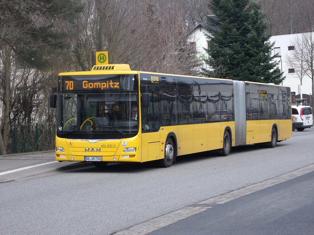MAN NG 363 Lion´s City GL - DD VB 7200 - Wagen 454 200 - in Dresden, am Bahnhof Klotzsche - am 8-April 2016