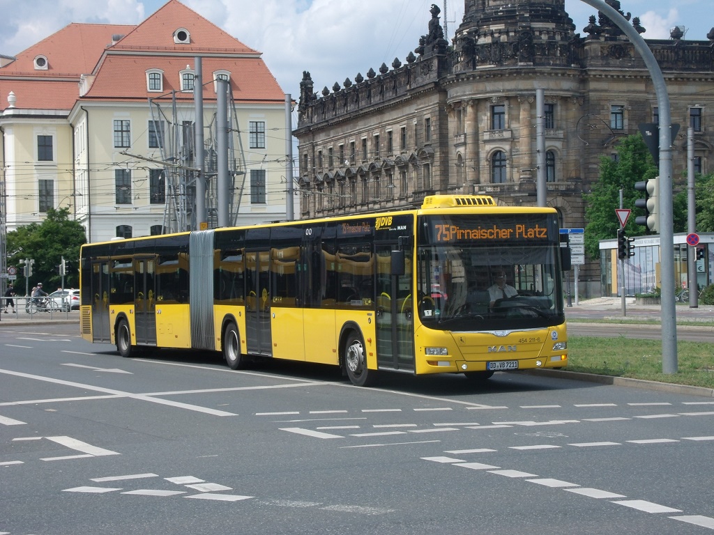MAN NG 363 Lion´s City GL - DD VB 7211 - Wagen 454 211 - in Dresden, Pirnaischer Platz - am 4-Juni 2016