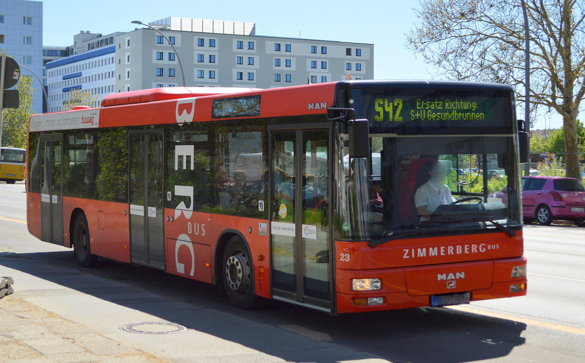 MAN Niederflurbus 2. Generation aus der Schweiz des Unternehmens ZIMMERBERGBUS im Schienersatzverkehr der Berliner S-Bahn (S42) am 25.04.19 Berlin Lichtenberg. 
