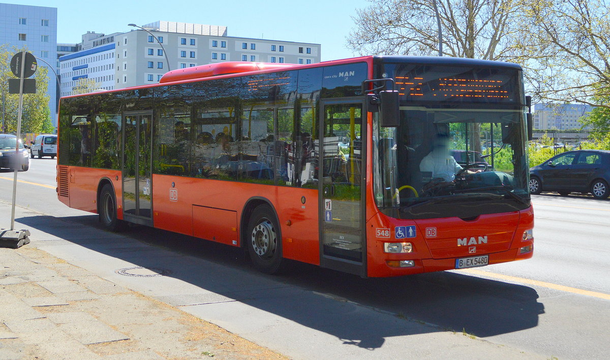 MAN Niederflurbus 2. Generation der DB/BEX im Schienersatzverkehr der Berliner S-Bahn (S42) am 25.04.19 Berlin Lichtenberg.