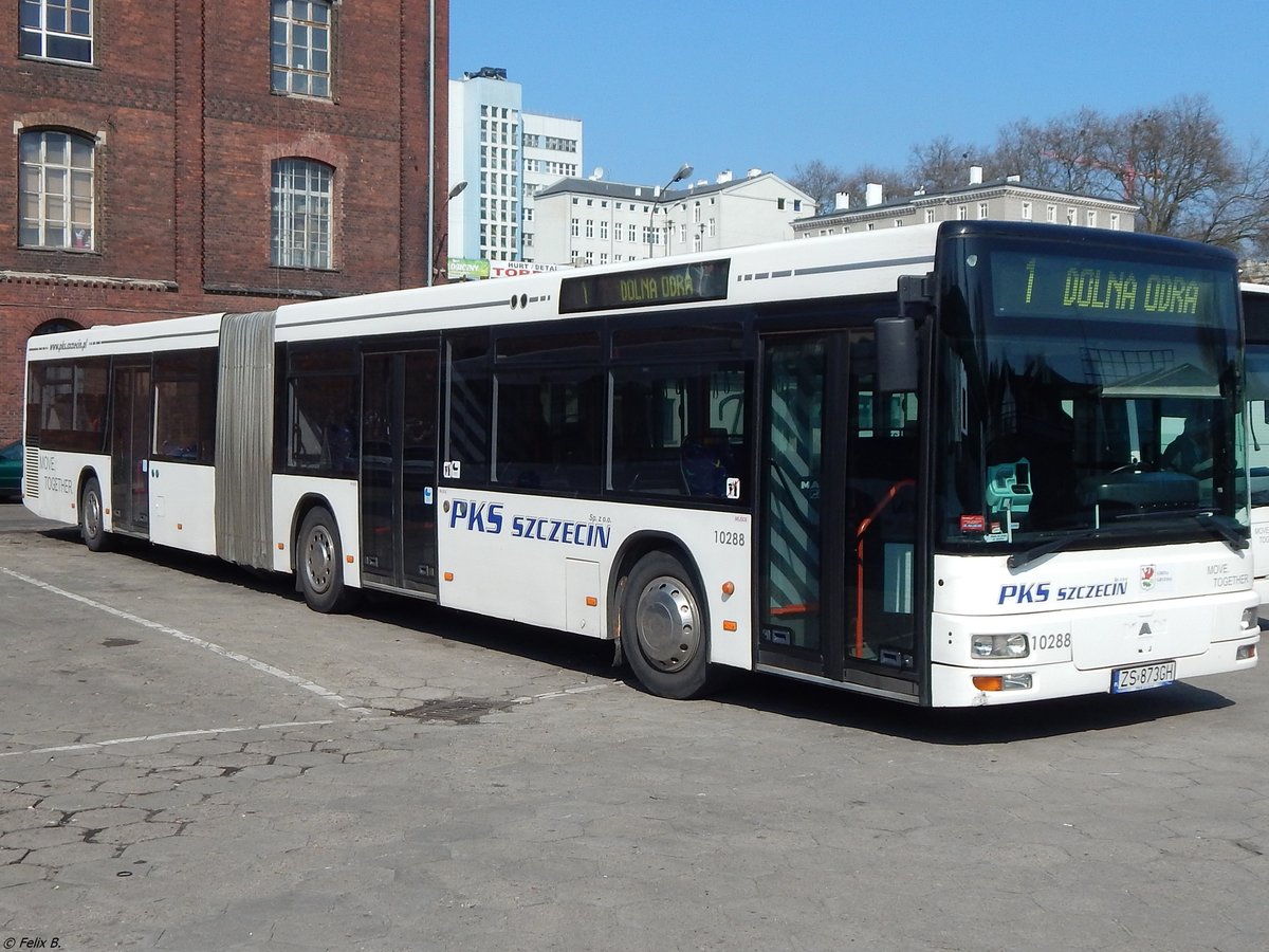 MAN Niederflurbus 2. Generation von PKS Szczecin aus Polen in Stettin am 18.04.2018
