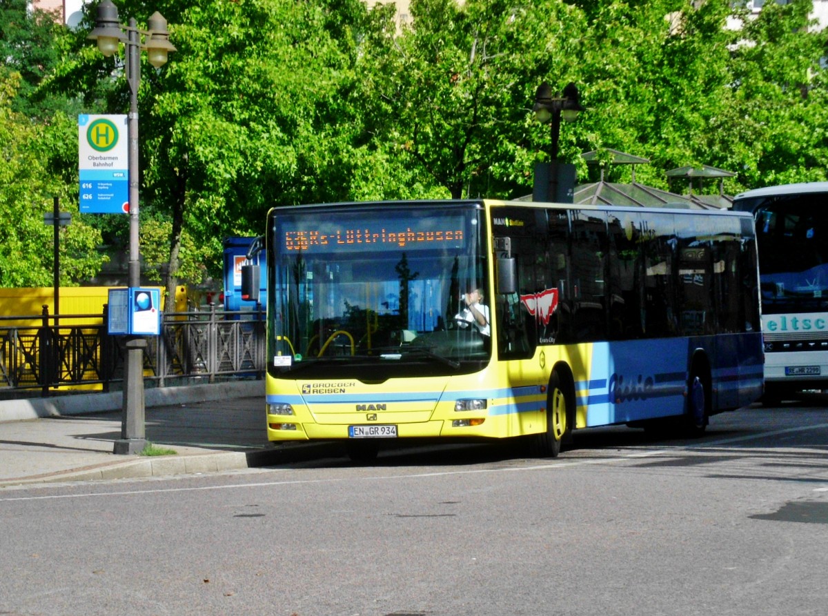 MAN Niederflurbus 3. Generation (Lion's City) auf der Linie 636 nach Remscheid-Lttringhausen Rathaus am S-Bahnhof Wuppertal Oberbarmen.(15.9.2013) 
