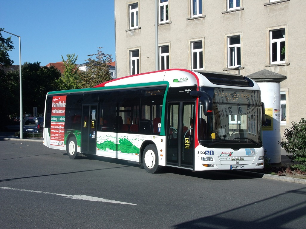 MAN NL 253 Lion´s City Hybrid - FG RM 679 - Wagen 2123 - in Freiberg, Busbahnhof - am 2-Oktober-2015