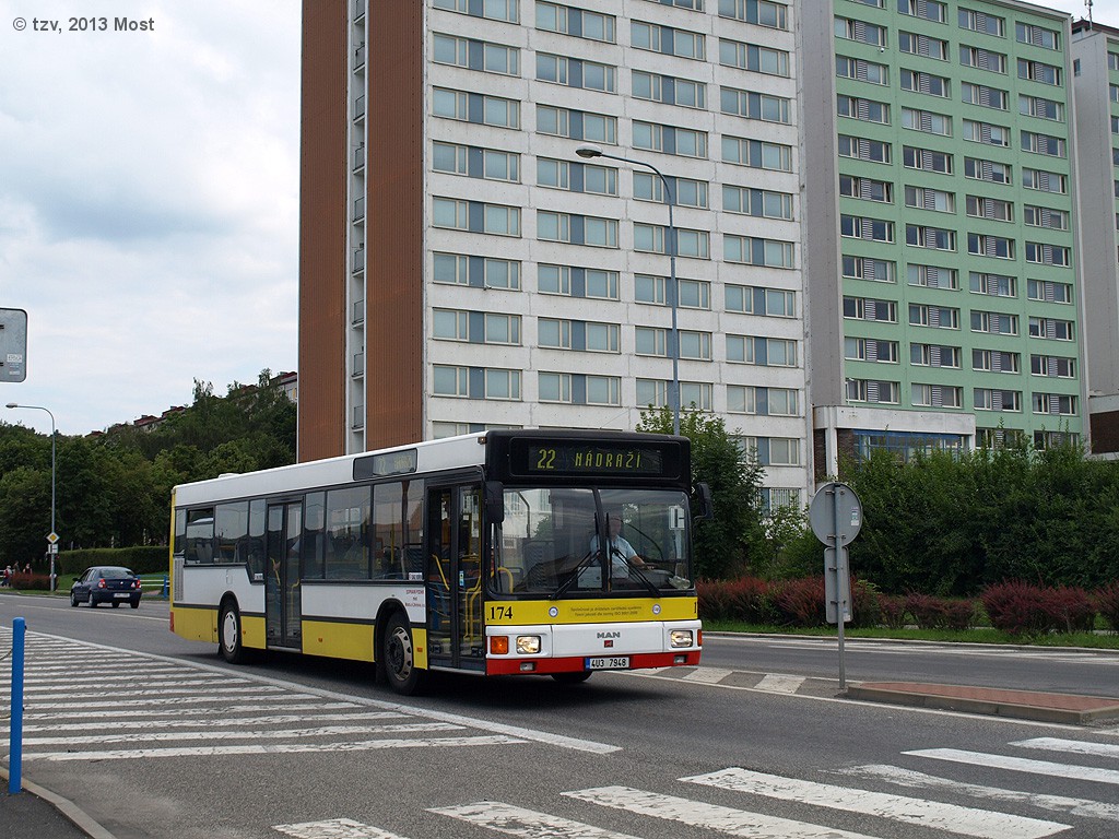 MAN NL222 #174 in Most. Dopravní podnik měst Motu a Litvínova hat drei Wagen gekauft. (9.8.2010)