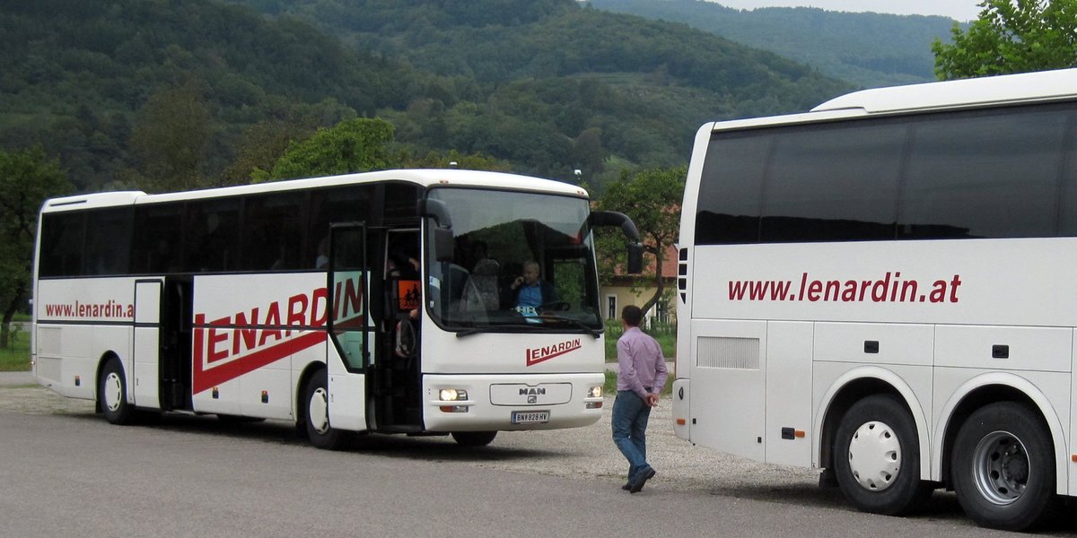 MAN Reisebus der Fa. Lenardin, September 2014, nähe Burg Aggstein. Bus mittlerweile verkauft.