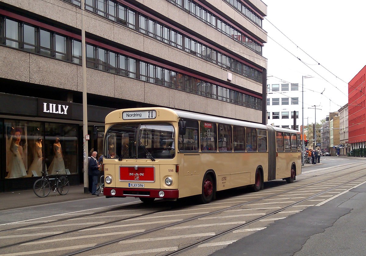 MAN SG 192. Aufgenommen in Hannover während der Tram und Bus Parade anlässlich der 125 Jahr Feier der Üstra Hannover. Aufnahme vom 25.05.2017